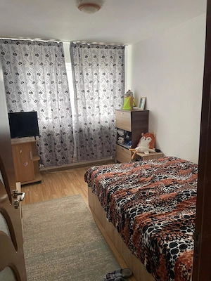 Navodari , vand apartament 3 camere decomandat cu gaze - imagine 4