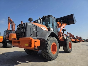 INCARCATOR HITACHI 14tone, cupa 2,5mc, 2018, 5.304h, 21.348km, Full option, leasing 69.900 EUR - imagine 3