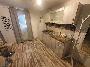 Casa + 5 apartamente + spatiu de inchiriat + parcari. Pretabil locuit + afacere - imagine 12