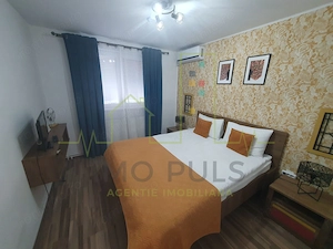 Casa + 5 apartamente + spatiu de inchiriat + parcari. Pretabil locuit + afacere - imagine 9