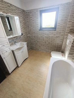 In Bloc Nou Cu Centrala+Loc Parcare Privat,Liber,In Mosnita Noua-Hornbach,400 E - imagine 11