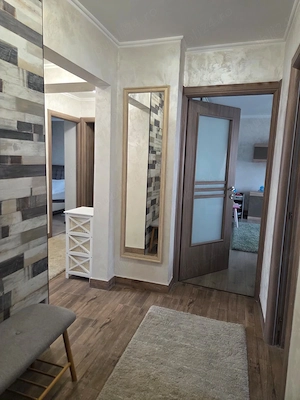Apartament 3 camere, 2 balcoane, 2 bai, zona 1 Mai, Ramnicu Valcea - imagine 2