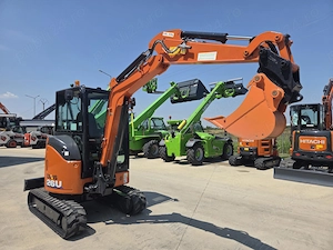 Miniexcavator 2,7tone, HItachi ZX26U-6, 2025, EX DEMO, 995h, Cupla rapida hidr+3 cupe noi, 1,5m lat - imagine 5