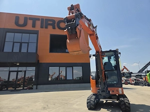 Miniexcavator 2,7tone, HItachi ZX26U-6, 2025, EX DEMO, 995h, Cupla rapida hidr+3 cupe noi, 1,5m lat - imagine 8