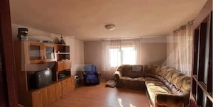 Casa de vanzare, cu 10 ari de teren, in zona linistita - imagine 2