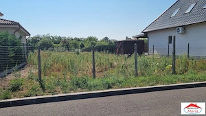Teren intravilan 855 mp loc de casa semicentral 100000 Euro