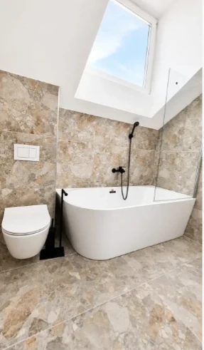 VIND  apartament 3 camere la vila  cu 2 etaje  - imagine 3