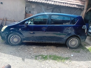 Toyota Corolla verso - imagine 2