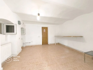 Spatiu langa Piata Catedralei, intrare din strada, str. Vasile Goldis - imagine 3