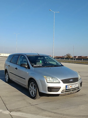 Vând Ford Focus 1.6 2005 - imagine 4