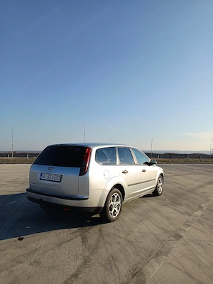 Vând Ford Focus 1.6 2005 - imagine 5