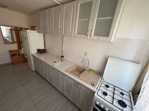 Apartament 3 camere de inchiriat, etaj 5 - zona Cetate - imagine 3