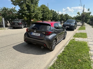 Toyota Yaris hybrid bicolor - imagine 6