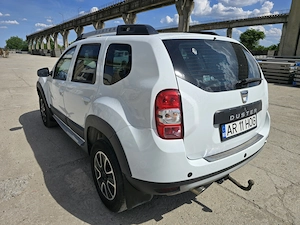 Dacia Duster 4x4 1.5 dci 2016 - clima, scaune incalzite, cui, senzori - imagine 2