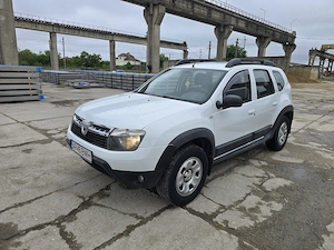 Dacia Duster 4x4 1.5 dci 2010, clima, cui, senzori parcare
