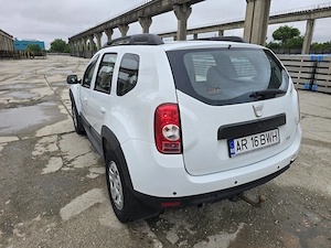 Dacia Duster 4x4 1.5 dci 2010, clima, cui, senzori parcare - imagine 3