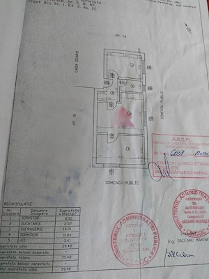 Vând ap. cu 3 camere nedecomandat, modificat in 2 camere