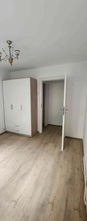 Tractorul-2 camere RENOVAT COMPLET - imagine 9