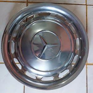 capac roata mercedes w115 w114 - imagine 4