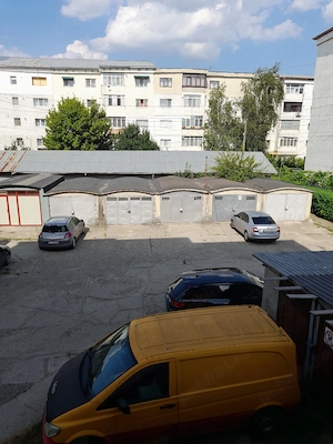 Vand garaj cu beci in Adjud