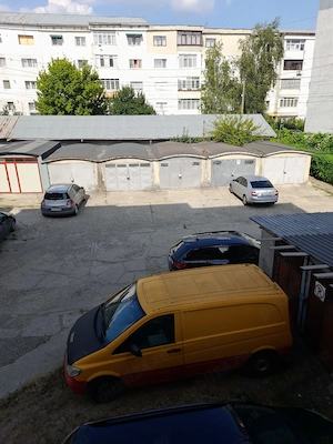 Vand garaj cu beci in Adjud - imagine 2