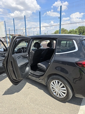 Opel Zafira Tourer 2.0 CDTI   7 locuri - imagine 10
