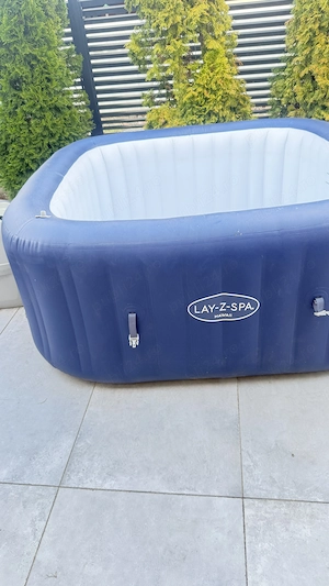 Vând jacuzzi în stare perfectă 