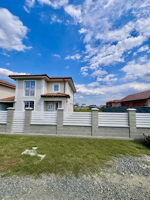 Duplex despartit prin garaj, Mosnita Noua, direct proprietar