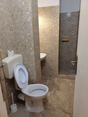 Închiriez apartament cu 2 camere  - imagine 4