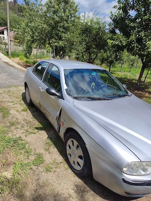 vând Alfa Romeo avariată - imagine 2