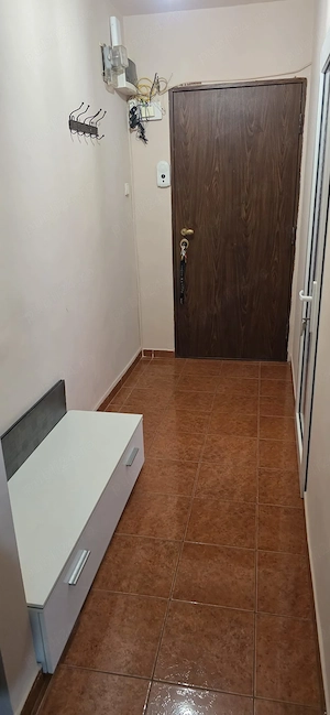 Inchiriez Ap. 2 camere Rogerius, str.Ovidiu colt cu Lacul Rosu,Et 1,loc de parcare - imagine 4