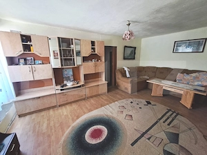 Casă de vânzare, 120 mp utili, teren 237 mp, curte comună, Cristian - imagine 2