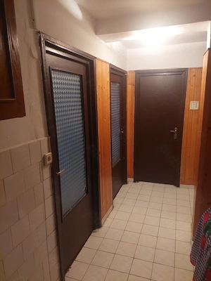 Vând apartament două camere decomandat  etaj  1  - imagine 10