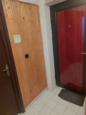 Vând apartament două camere decomandat  etaj  1  - imagine 7