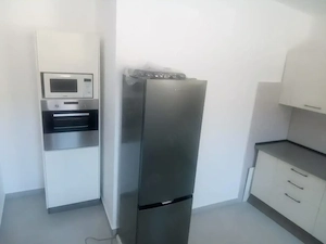 Închiriere casă la curte recent renovată modernizată  - imagine 2
