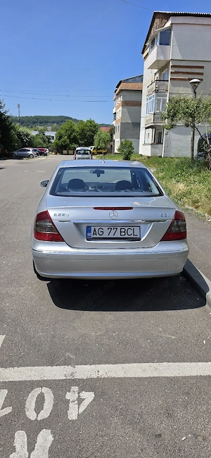 Mercedes E 220 - imagine 5