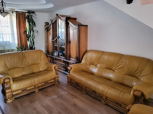 Mobilier de sufragerie din lemn masiv şi piele naturală