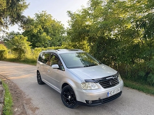 De Vanzare VW Touran 2.0 TDI Automat