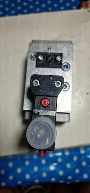 Electrovandă pneumatică