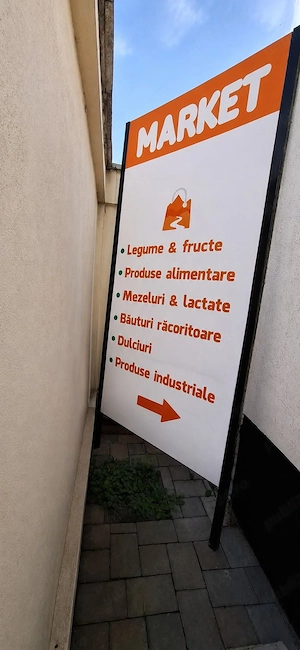 Totem stradal_reclama