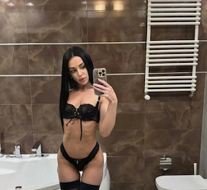 20 de ani bruneta slim
