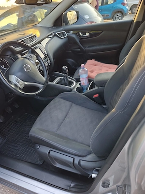  Nissan Qasqai 1.6 diesel 130cp 4x4 dublu clima foarte bine intretinuta revizii masina nefumator - imagine 7