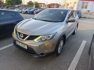  Nissan Qasqai 1.6 diesel 130cp 4x4 dublu clima foarte bine intretinuta revizii masina nefumator - imagine 2