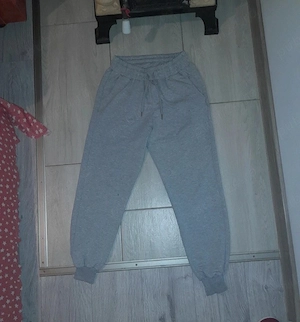 Pantaloni trening gri femei