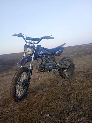 scimb motor 125 pe un mânz