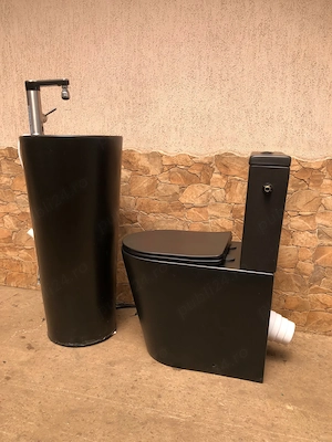 Set baie lavoar si wc folosite doar 3 luni sunt impecabile.
