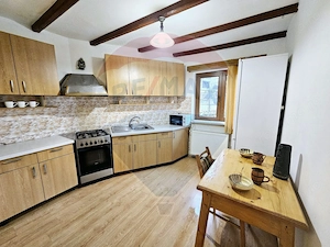 SINAIA- APARTAMENT DE VACANTA/ REZIDENTIAL- 3 camere in vila! - imagine 11