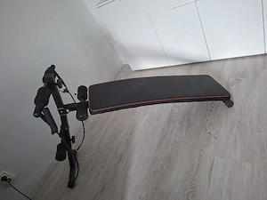 Bancă de antrenament pentru abdomene + benzi elastice   stare foarte buna