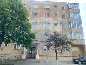 Apartament cu 3 camere de vânzare în zona Centrala, Fagaras