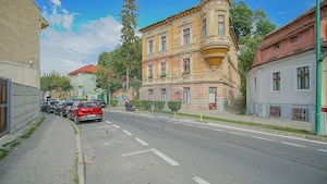 De vânzare, imobil reprezentativ / parțial, strada De Mijloc! - imagine 2